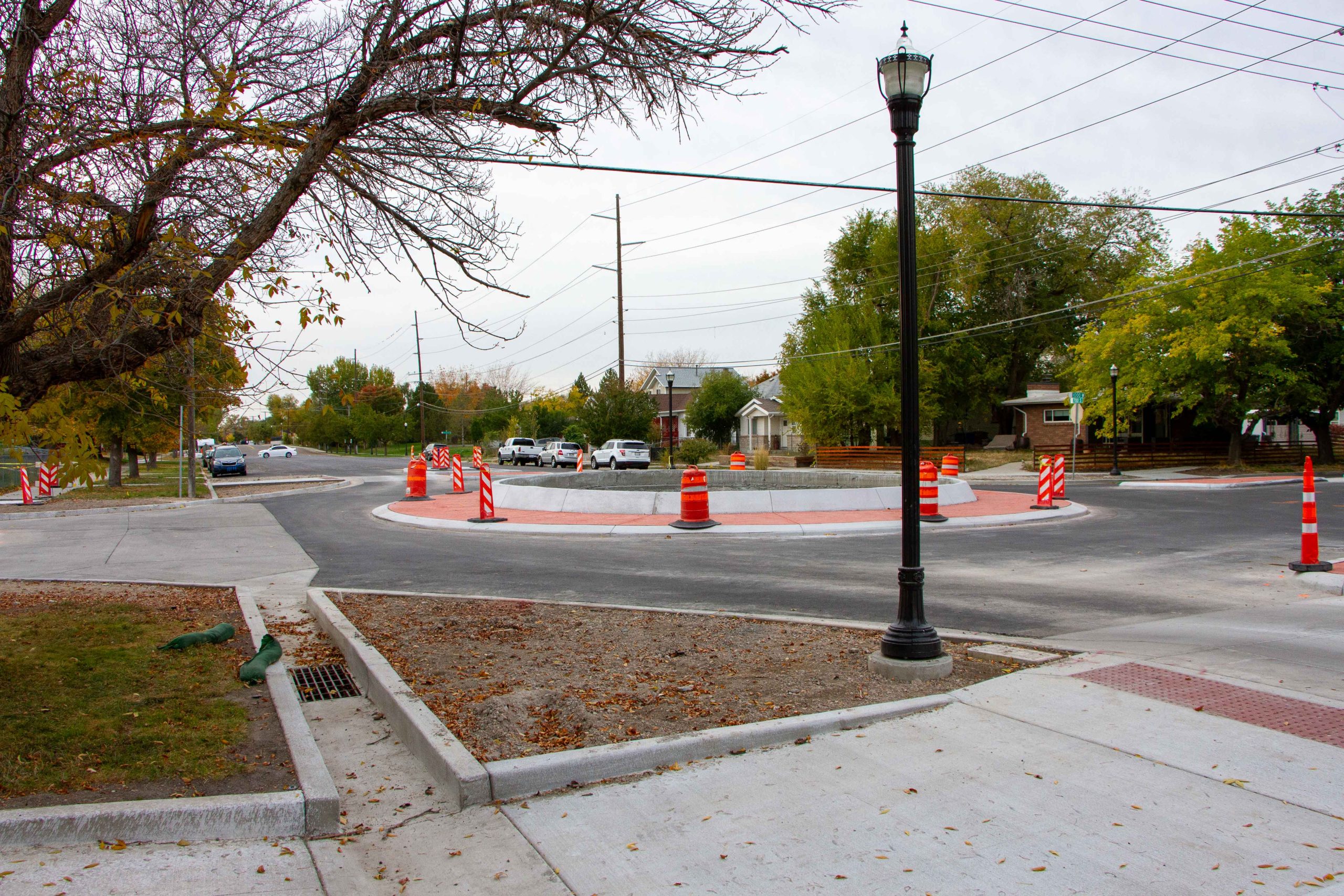 A picture of the construction of the roundabout at the intersection of 1000 West and 700 South.