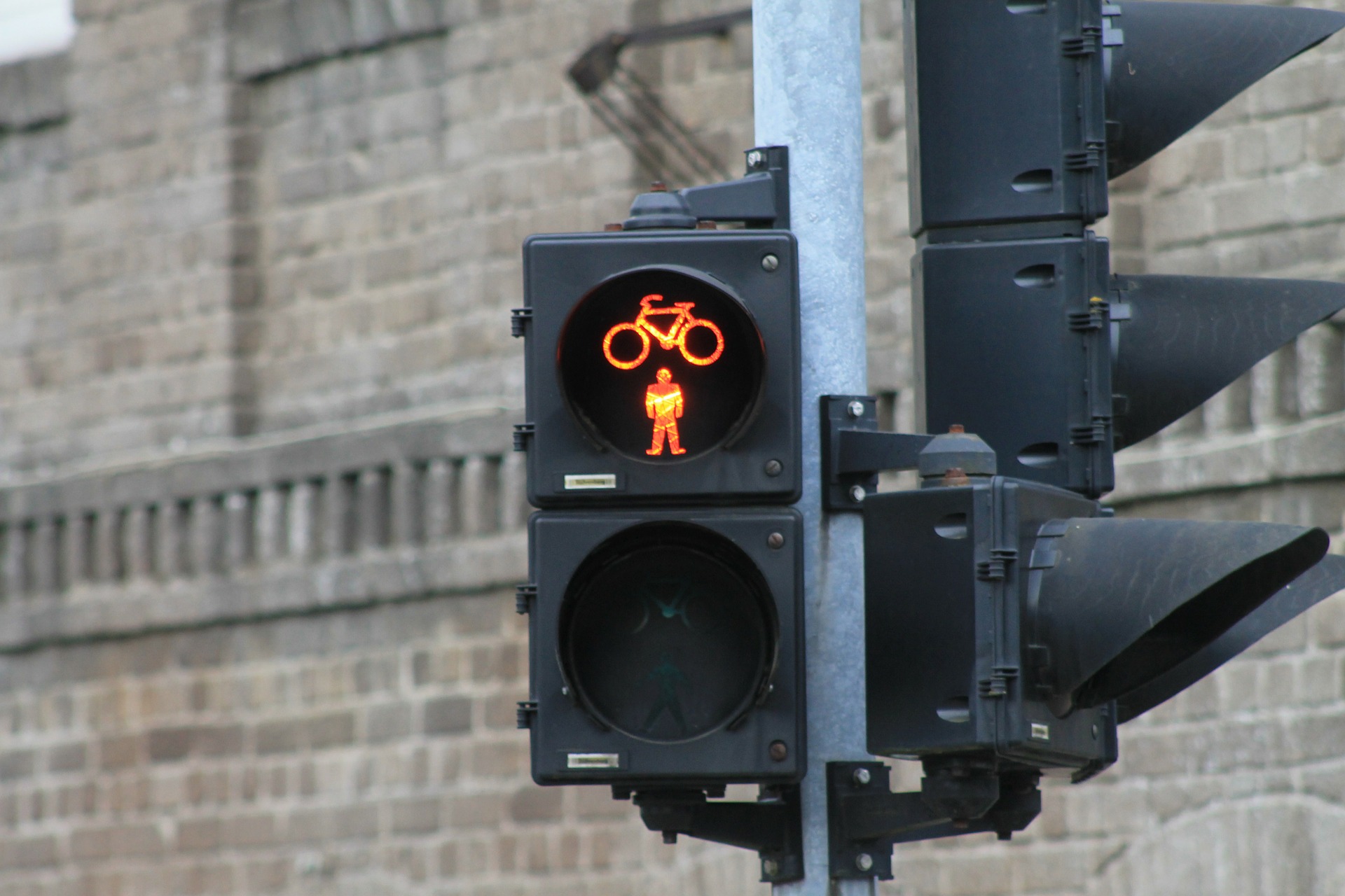 Pedestrian and bicycle traffic light
