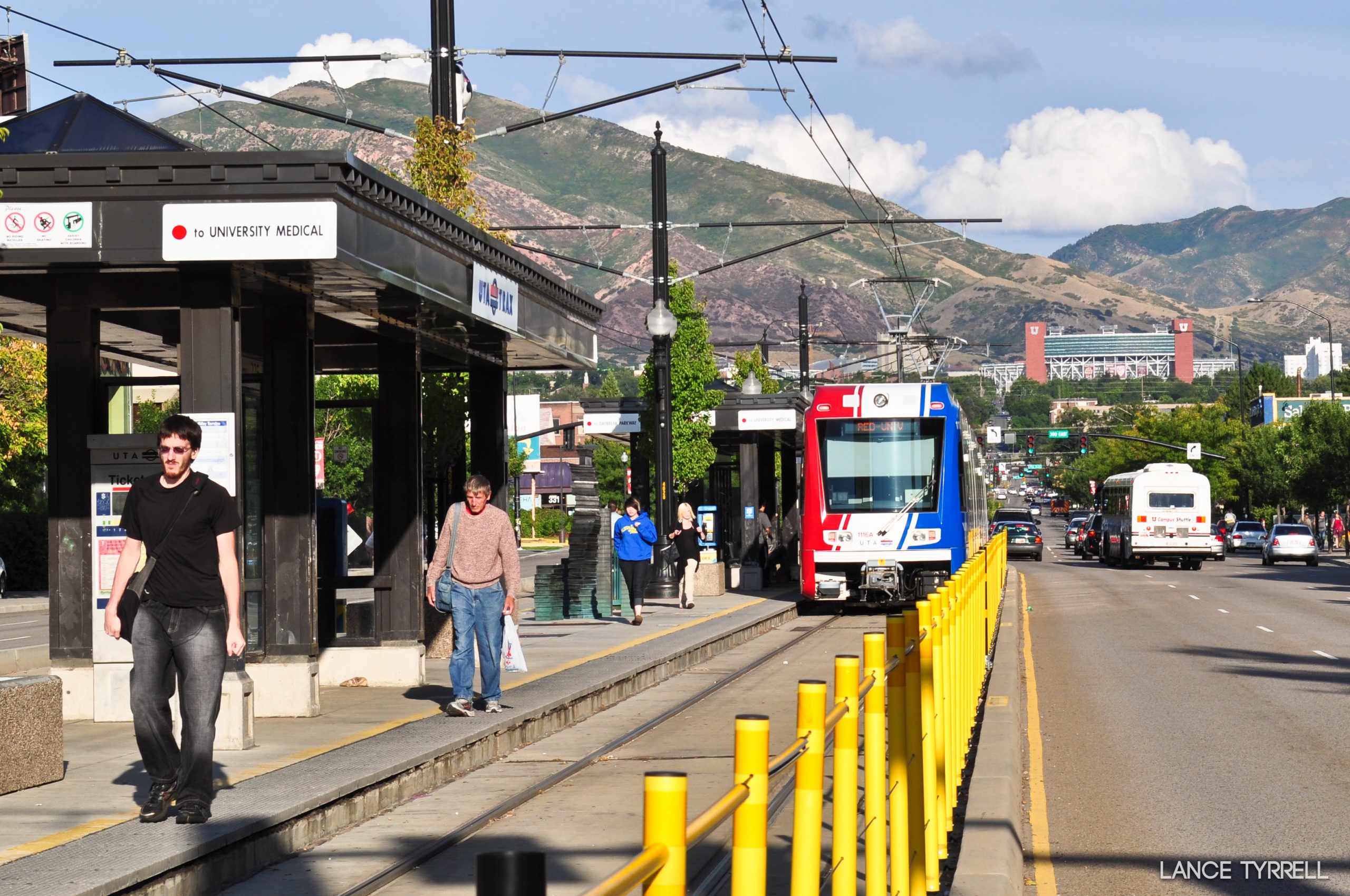 A picture of the library TRAX station.