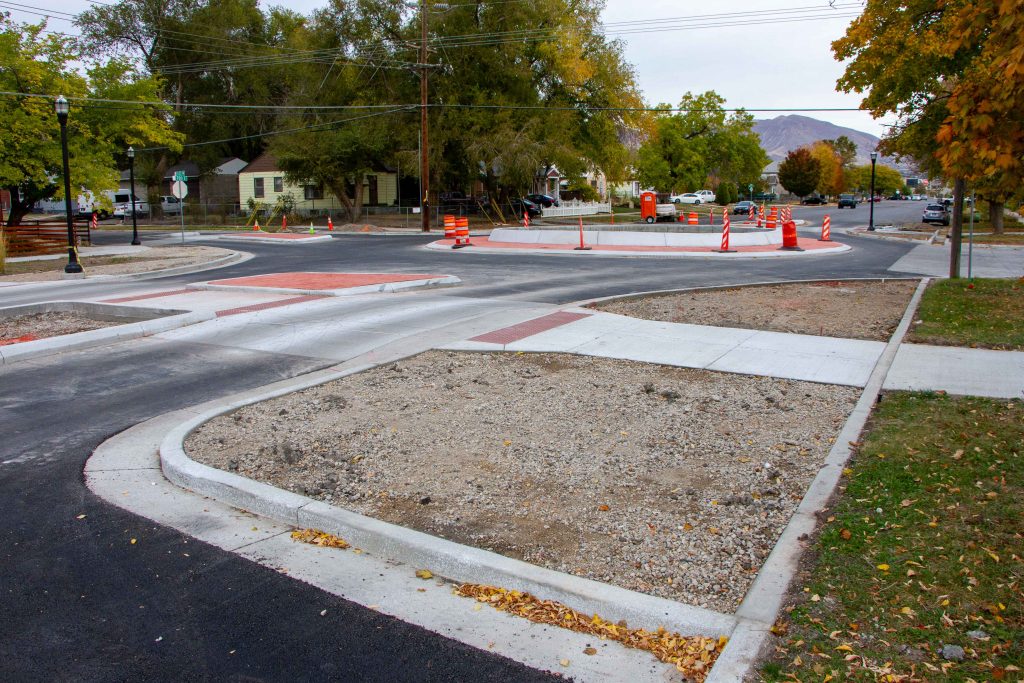 A picture of the construction of the roundabout at the intersection of 1000 West and 700 South.