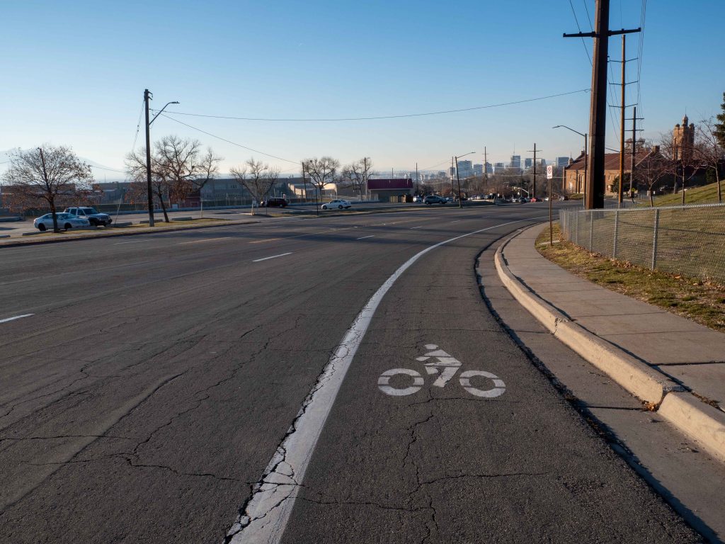 A picture of the westbound bike lane on Sunnyside Avenue.